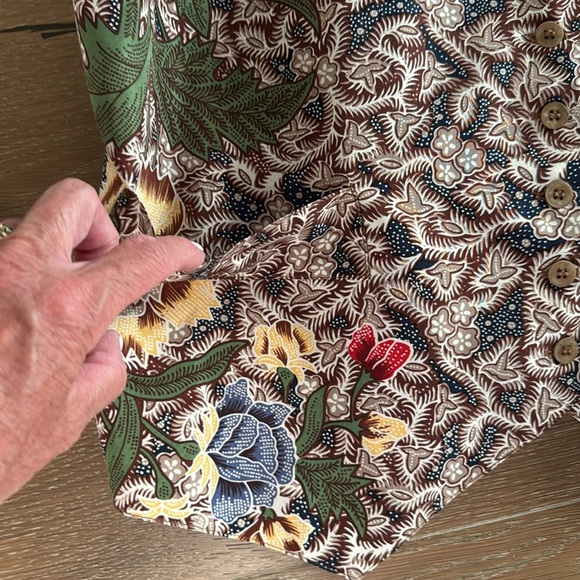 Real clothes Saks Fifth Avenue 100% Silk Printed Floral Vest Womens L Vintage - Picture 3 of 9